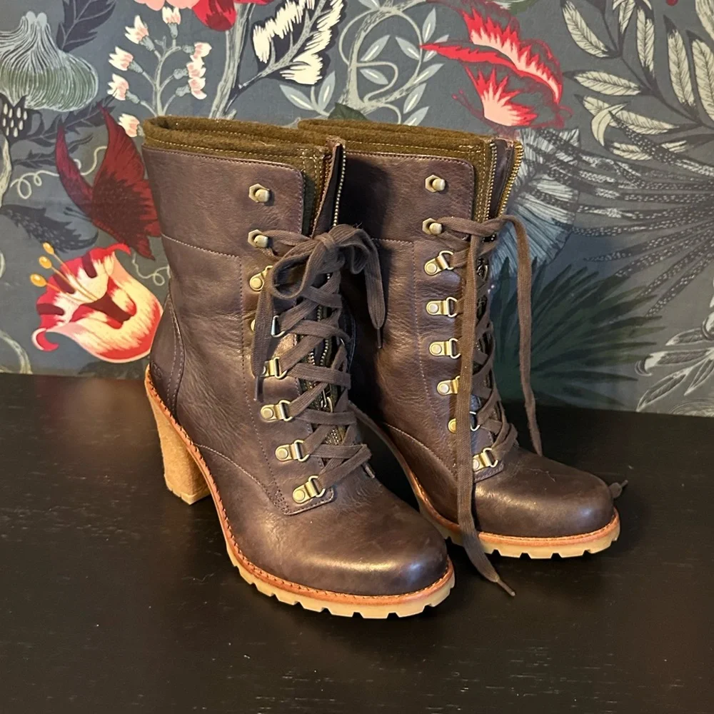 UGG Brown Leather Olive Wool High Calf Boots 8.5 - Picture 1 of 8